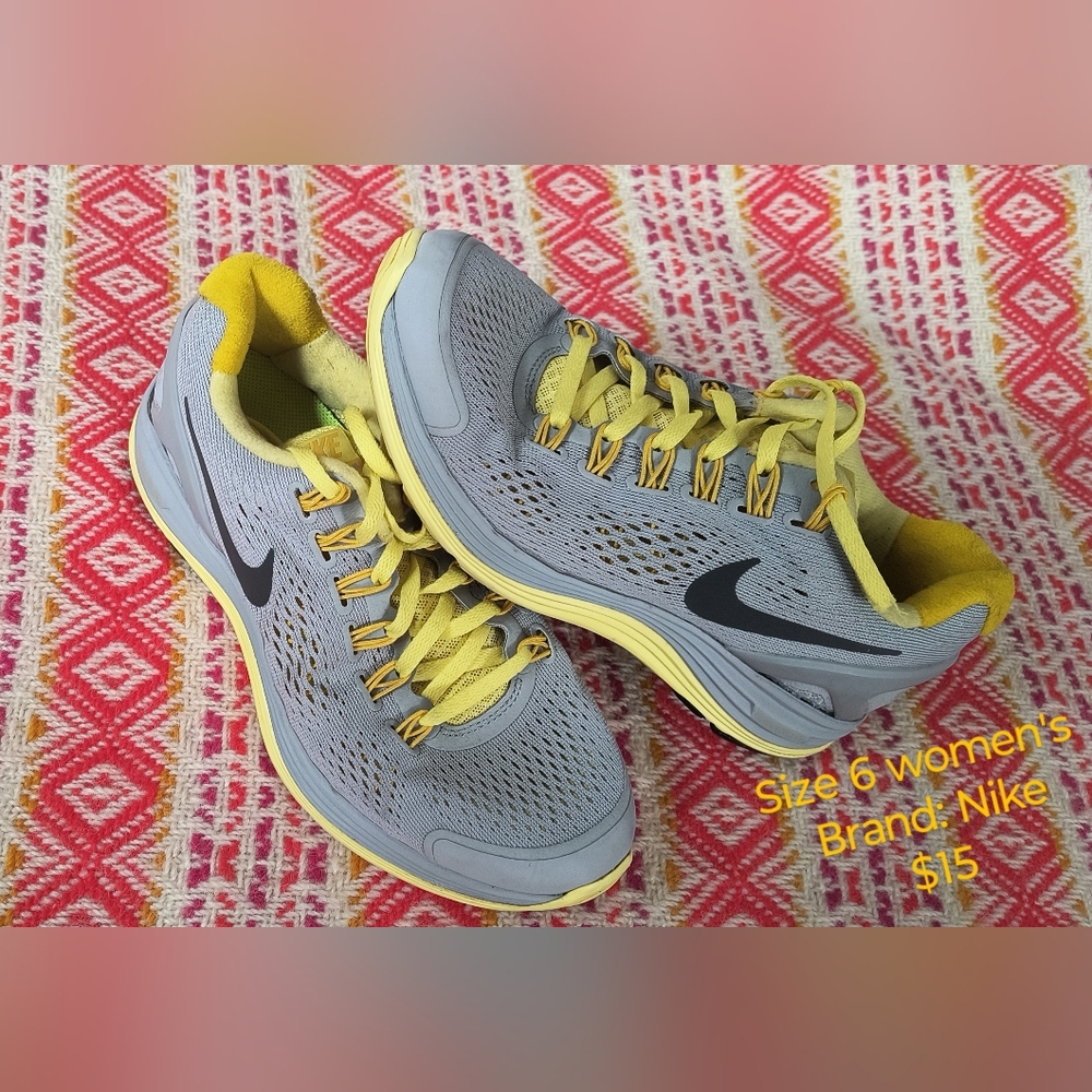 Woman's Nike Running Sneakers